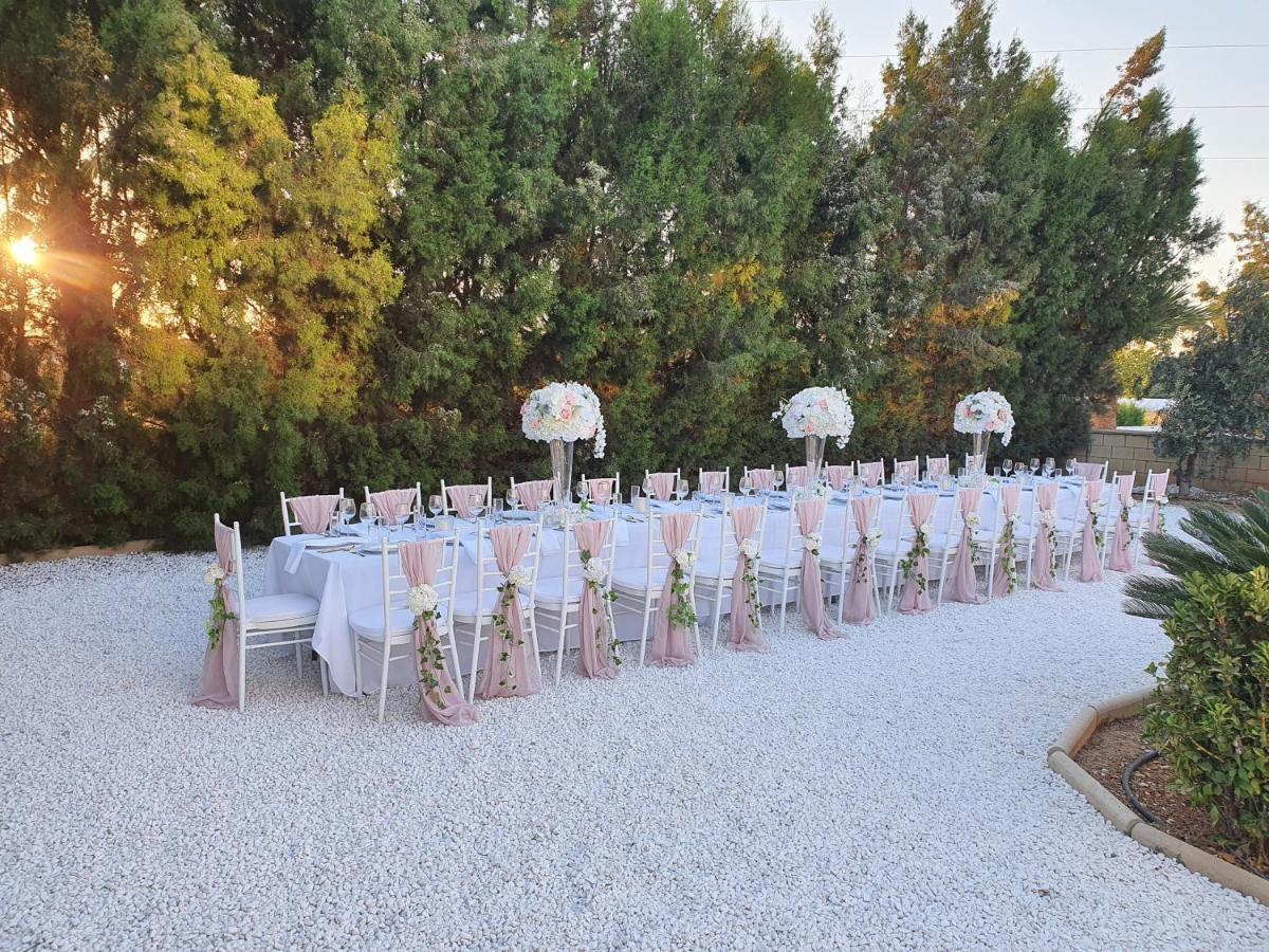 Larnaca Mansion Ideal For 3 Families Or More Exterior photo