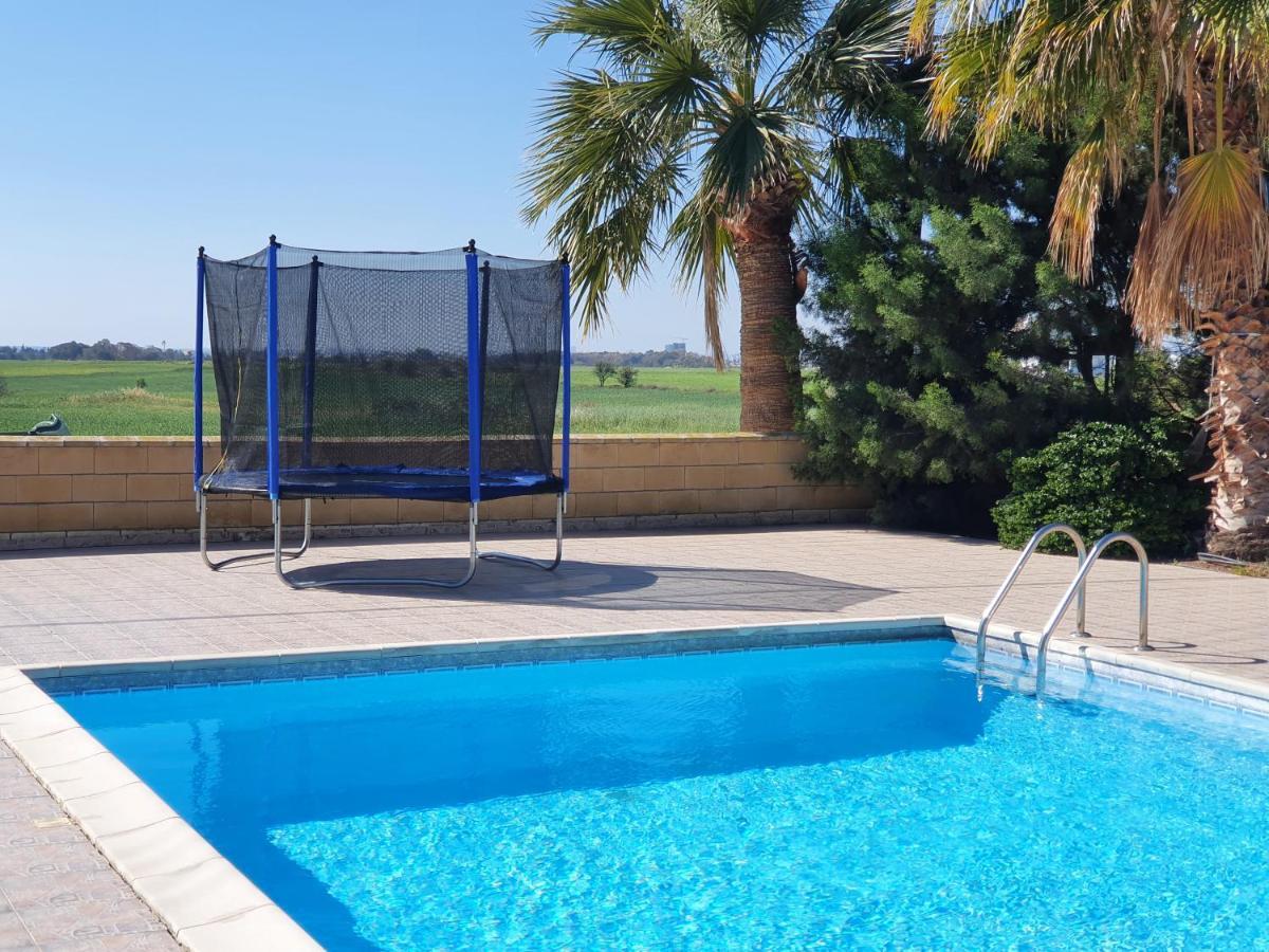Larnaca Mansion Ideal For 3 Families Or More Exterior photo