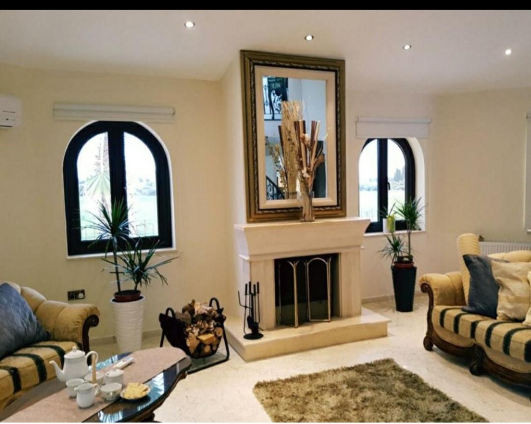 Larnaca Mansion Ideal For 3 Families Or More Exterior photo