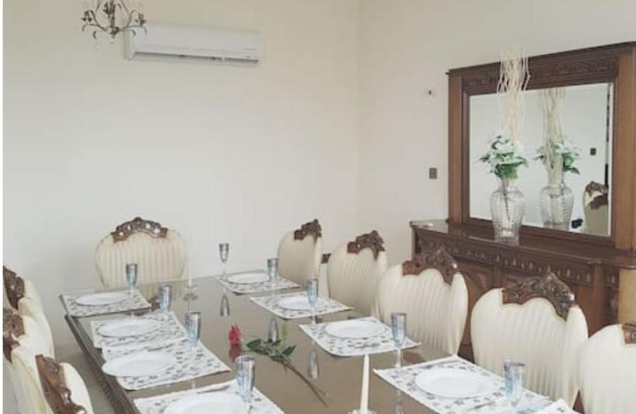 Larnaca Mansion Ideal For 3 Families Or More Exterior photo