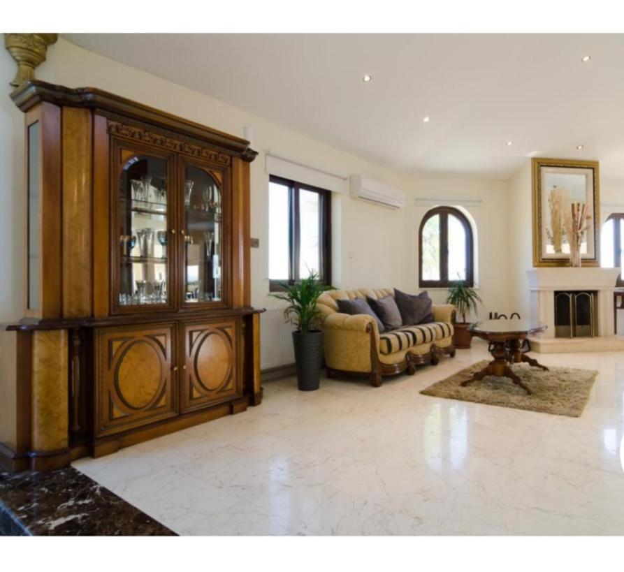 Larnaca Mansion Ideal For 3 Families Or More Exterior photo