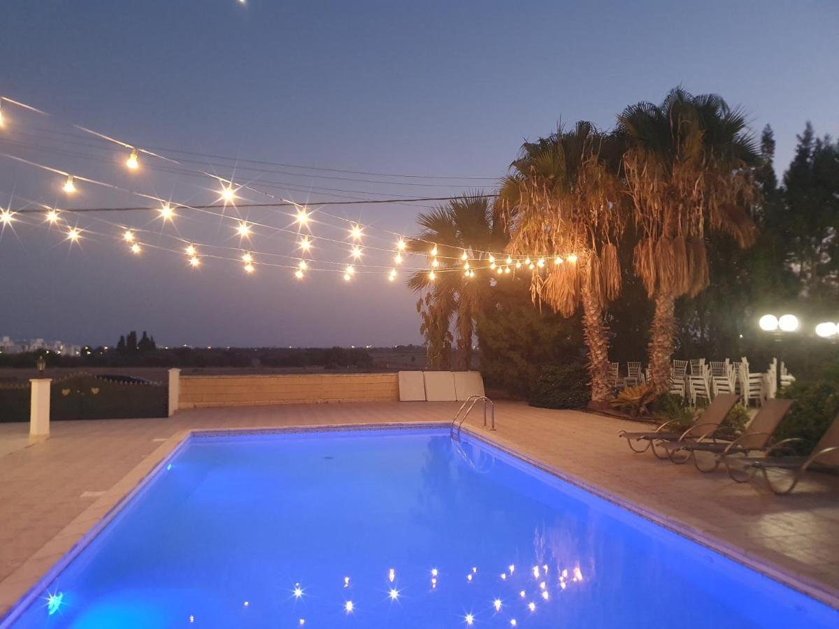 Larnaca Mansion Ideal For 3 Families Or More Exterior photo