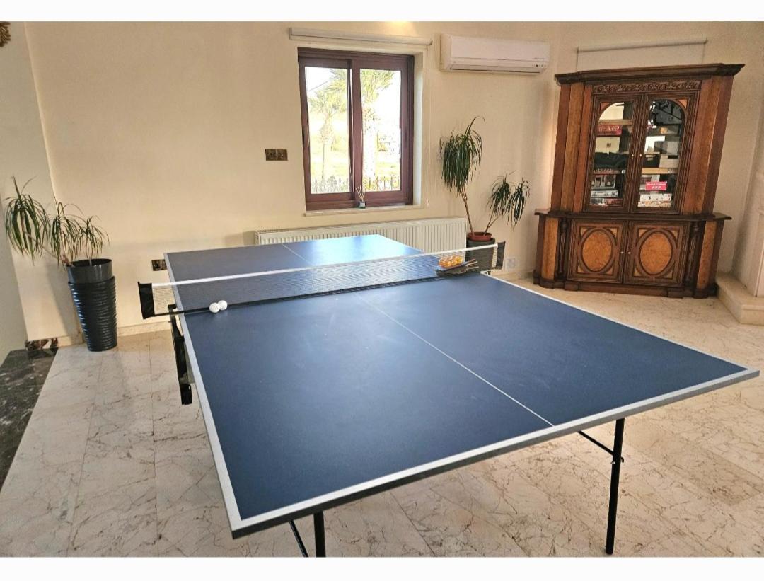 Larnaca Mansion Ideal For 3 Families Or More Exterior photo