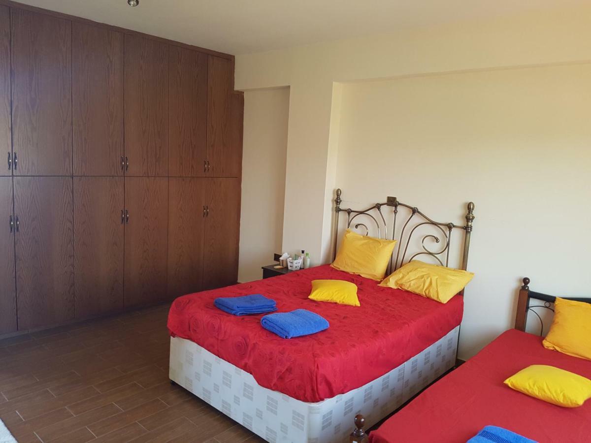 Larnaca Mansion Ideal For 3 Families Or More Exterior photo