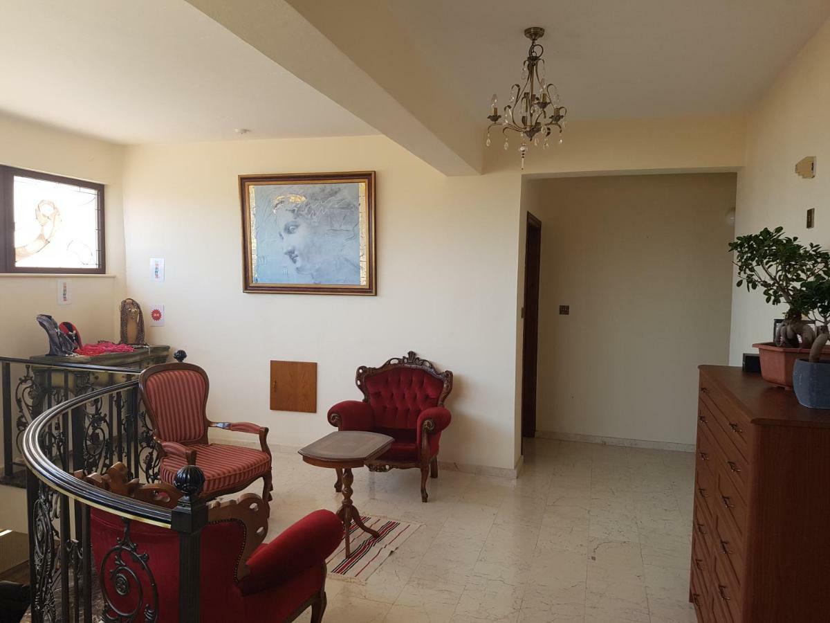 Larnaca Mansion Ideal For 3 Families Or More Exterior photo