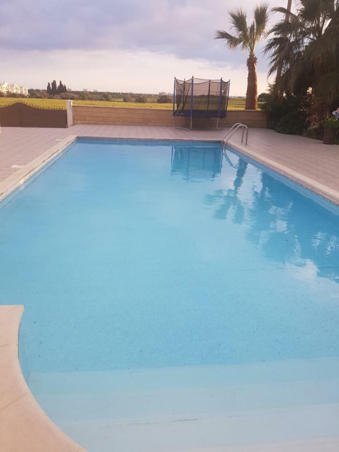 Larnaca Mansion Ideal For 3 Families Or More Exterior photo
